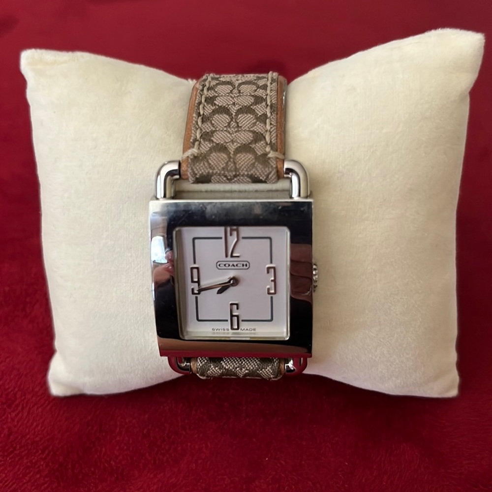 Coach Signature Womens Logo Watch